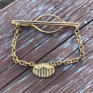 Vintage gold toned metal tie bar clip